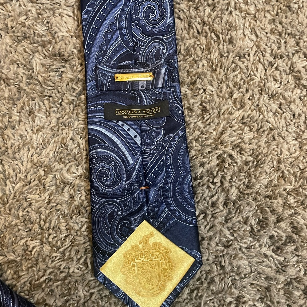 Donald J. Trump Signature Collections Red Silk Geometric Tie